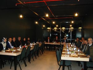 Türk Eğitim-Sen’den emekli olan öğretmenlere teşekkür plaketi