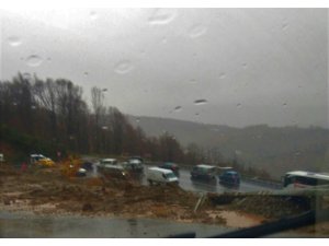 Kırklareli’nde heyelan nedeniyle yol trafiğe kapandı