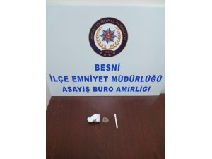 Polis ekipleri 18 gram uyuşturucu ele geçirdi