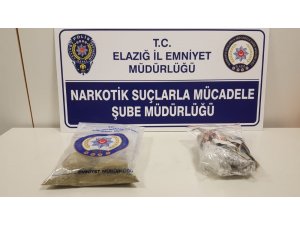 Vücuduna sardığı uyuşturucu ile yakalandı
