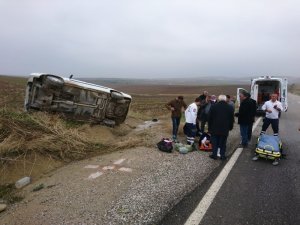 Adıyaman’da otomobil şarampole yuvarlandı: 5 yaralı