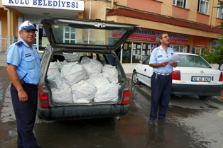 Kulu Belediyesi’nden 350 aile gıda yardımı