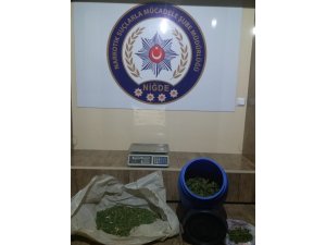 Niğde polisinden uyuşturucu operasyonu; 2 kişi tutuklandı