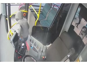 Küçük yaştaki hırsızlar güvenlik kamerasına yakalandı