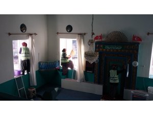 Beyşehir'de camilerde temizlik mesaisi