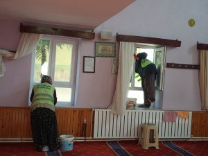 Beyşehir’de cami temizliği