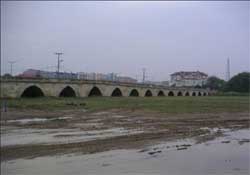 Bu laz müteahhidin köprüsü bu da Mimar Sinan'ın