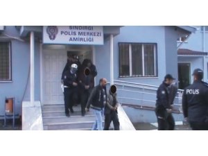 Fuhuş operasyonunda 4 yaşlı adam yakalandı