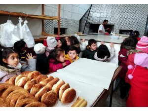 Anaokulu öğrencileri ekmek israf etmemeyi öğreniyor