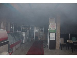 Lokanta bacasında yangın
