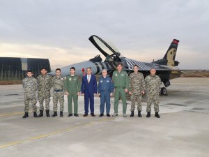 Vali Toprak'tan Türk Yıldızları ve SOLOTÜRK’e ziyaret