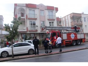 Polise kapıyı, hayatından endişe duyulduğu ihbarı yapılan genç kız açtı
