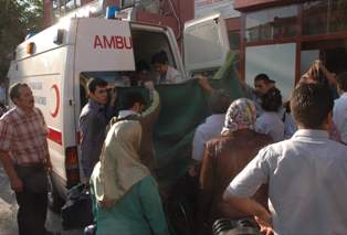 Deprem dedikoduları ambulansta doğuma neden oluyordu
