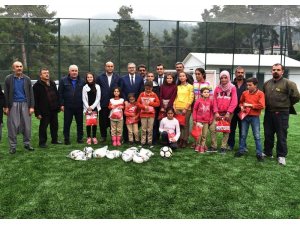 Vali Su, SODES kapsamında yapılan spor tesislerini inceledi