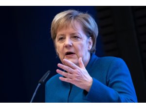 Merkel: "Ukrayna krizinin askeri bir çözümü yok"
