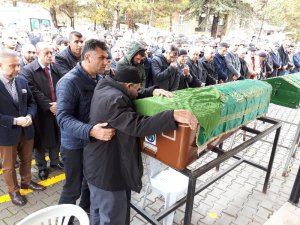 Kazada hayatını kaybeden anne ve oğlu gözyaşları içinde son yolculuğuna uğurlandı