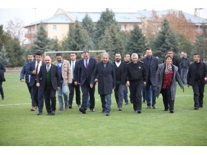 Vali Günaydın Kayserispor’u ziyaret etti