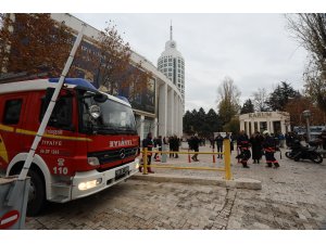 Başkentte AVM'de yangın paniği