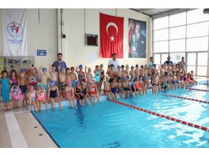 Manisa’da ’Yüzme Bilmeyen Kalmasın’ projesi başladı