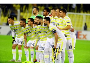 UEFA Avrupa Ligi: Fenerbahçe: 0 - Dinamo Zagreb: 0 (Maç devam ediyor)