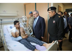 Vali Karaloğlu’ndan yaralı askerlere ziyaret