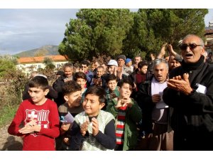 Mahalle sakinlerinden alkışlı baz istasyonu eylemi