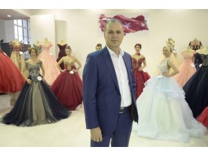 Kur fırsatçıları gelinlik-abiye sektöründe fiyatları düşürmüyor