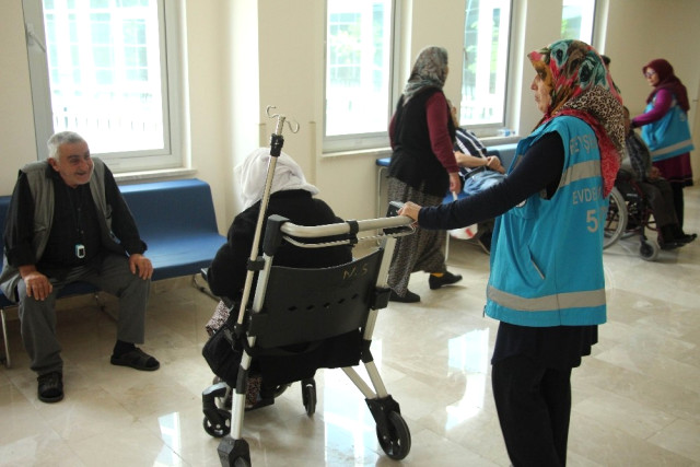 Beyşehir Belediyesi Evde Bakım Hizmetleriyle Örnek Oldu