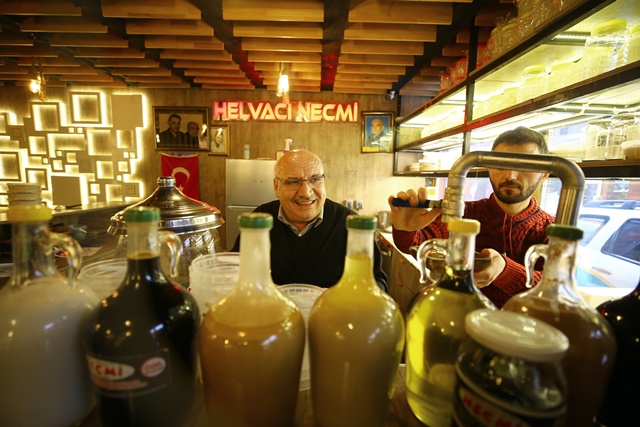 Aynı lezzetle 5 kuşaktır helva yapıyorlar