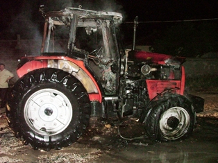 Traktörün altında kalan çocuk öldü!