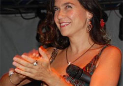 Şevval Sam'dan tepki: Ülkeyi de terkedin