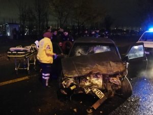 Başkent’te hırsız-polis kovalamacası kazayla bitti: 1’i polis, 2 yaralı