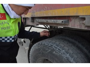 Denizli polisinden kış lastiği denetimi