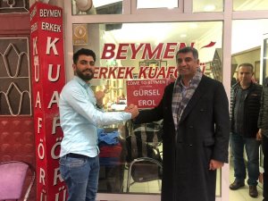 Esnaf "Come To Gürsel Erol" yazdı, vekil oraya gitti