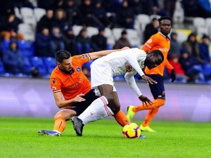 Spor Toto Süper Lig: M. Başakşehir: 0 - DG Sivasspor: 1 (İlk yarı)