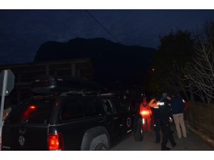 Denizli’de çıktıkları dağda düşüp yaralanan 2 İranlı 8 buçuk saatte kurtarıldı