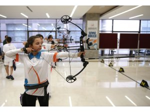 Başkentte oklar "sevgi"yle atıldı