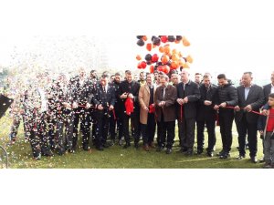 Karaköprüspor’un sahasının açılışını eski milli futbolcular yaptı