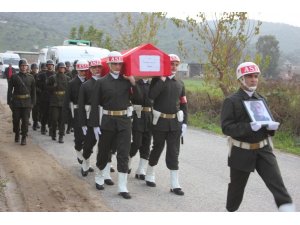 Trafik kazasında hayatını kaybeden Çineli asker son yolculuğuna uğurlandı