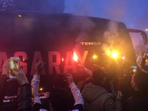 Galatasaray derbi için yola çıktı