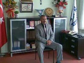 Bu da oldu, başkanın makamı haczedildi