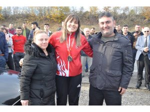 Şennur Demir memleketinde coşkuyla karşılandı