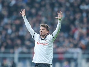 Duran toplar Ljajic’in