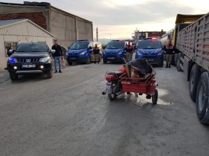 Sepetli motorla hırsızlık yapan 2 şüpheli yakalandı