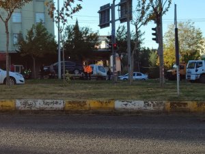 İki otomobil kafa kafaya çarpıştı: 7 yaralı