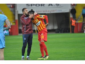 Mert Özyıldırım gözyaşlarına boğuldu