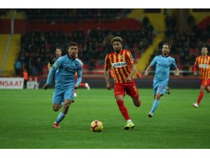Taraftar ıslıkladı Bilal ağladı