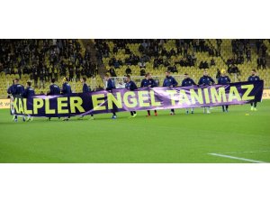 Fenerbahçe’den anlamlı pankart