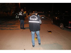 Sevgilisinin evinin önünde kafasına sıktı