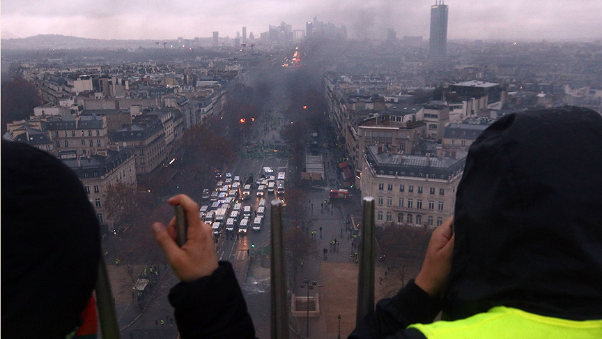 Paris'teki son gösterinin yol açtığı hasar ağır oldu